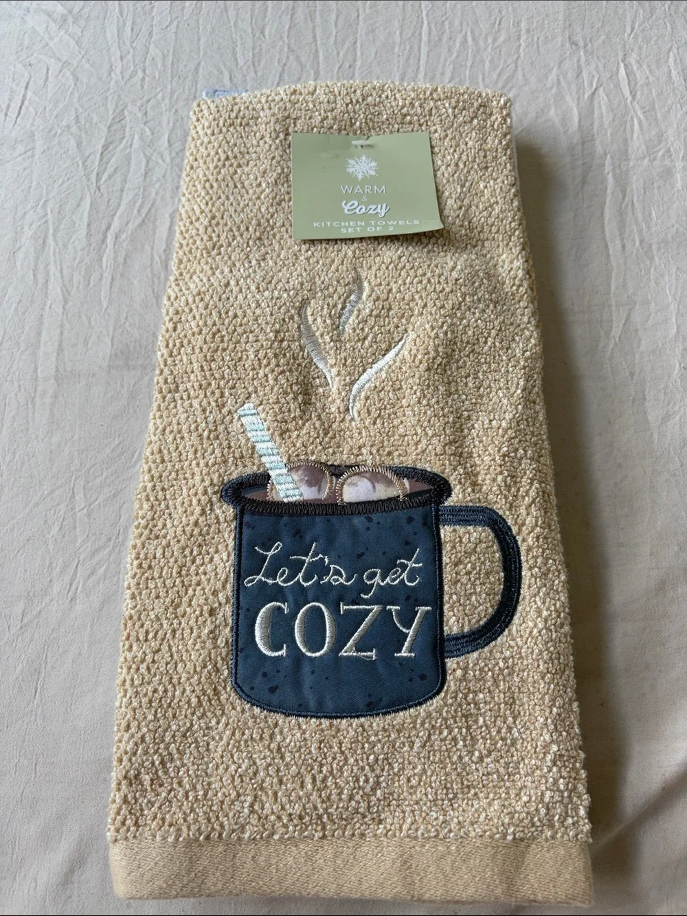 St. Nicholas Square Holiday Kitchen Towels - Cream and Blue